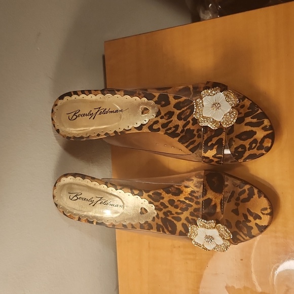 BEVERLY FELDMAN SANDALS SIZE 8 - Picture 4 of 8